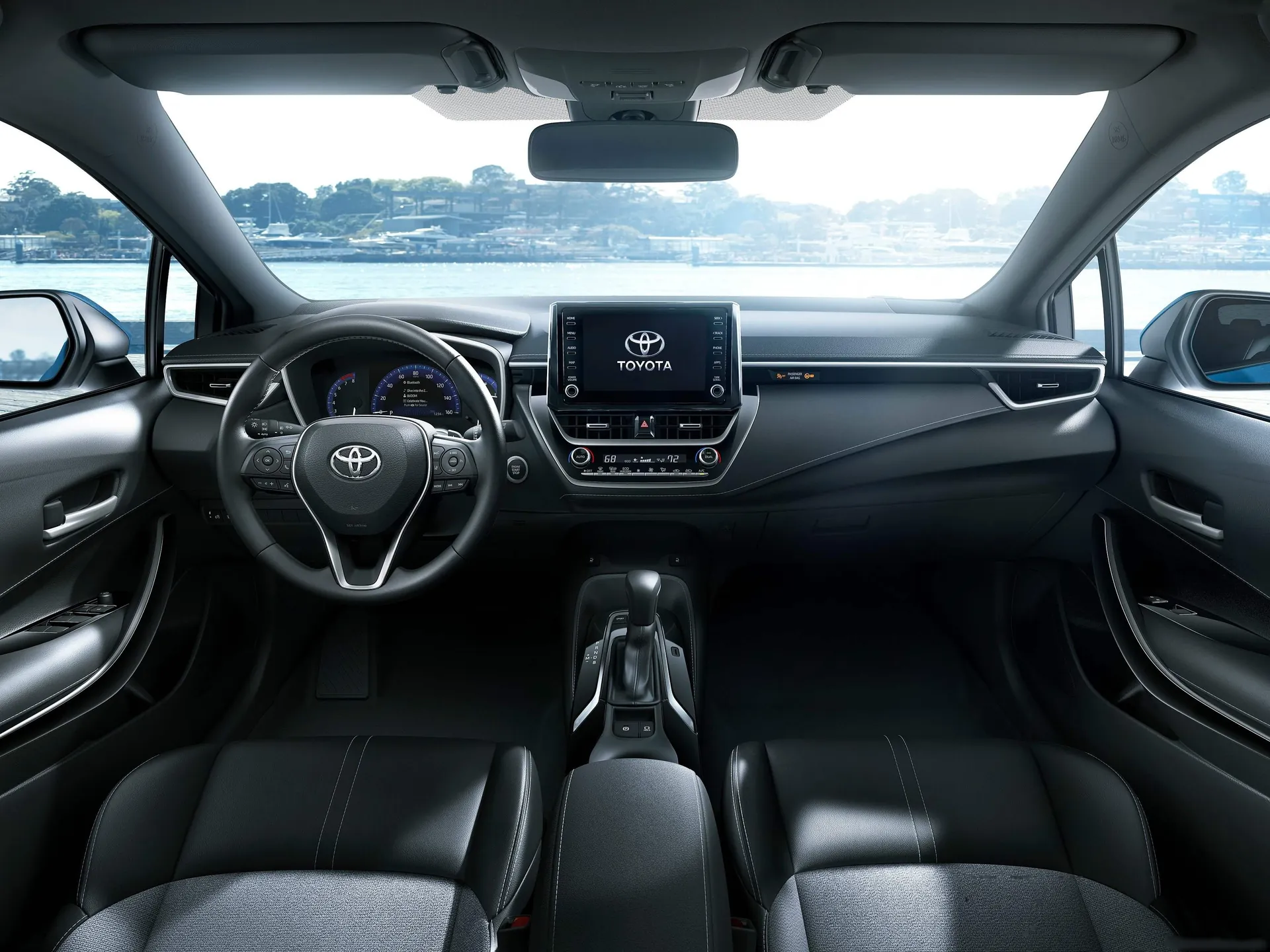 Toyota Corolla Hatchback (2019) – interiér