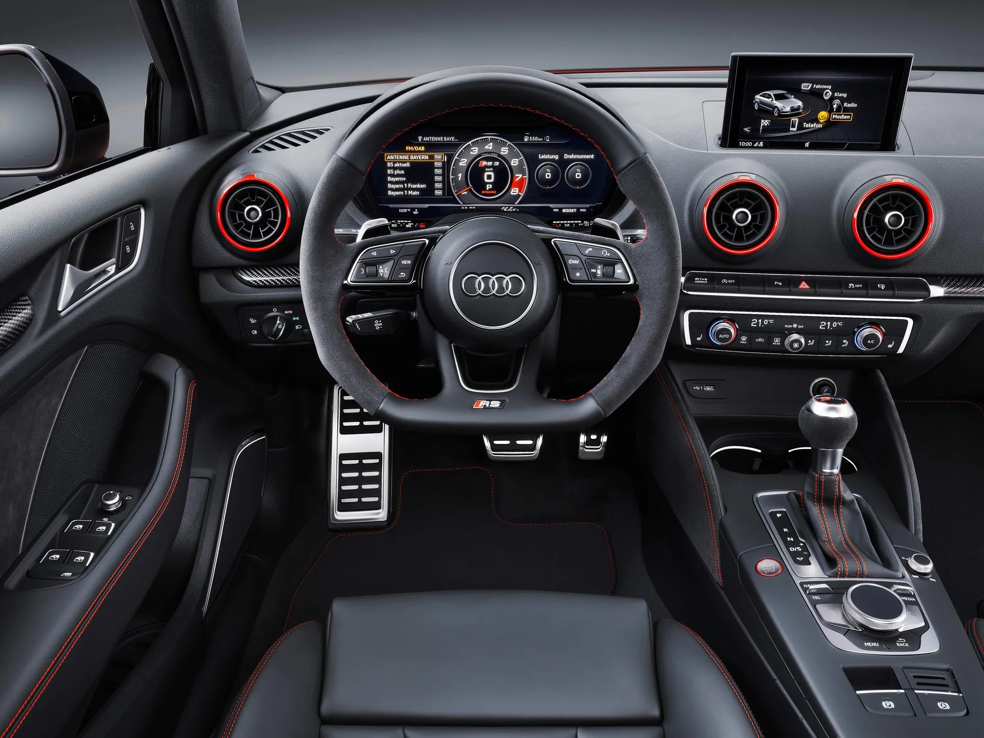Audi RS3 Sedan (2017) – interiér