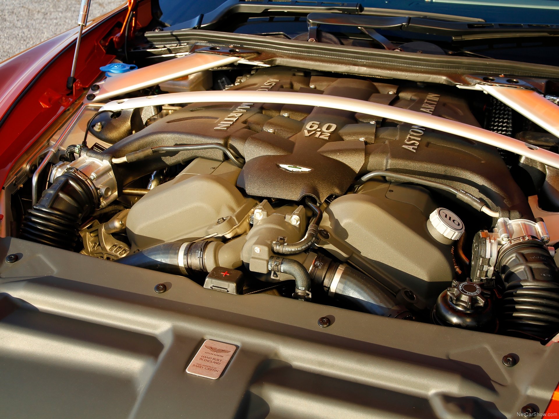 Aston Martin Virage (2012) – motor