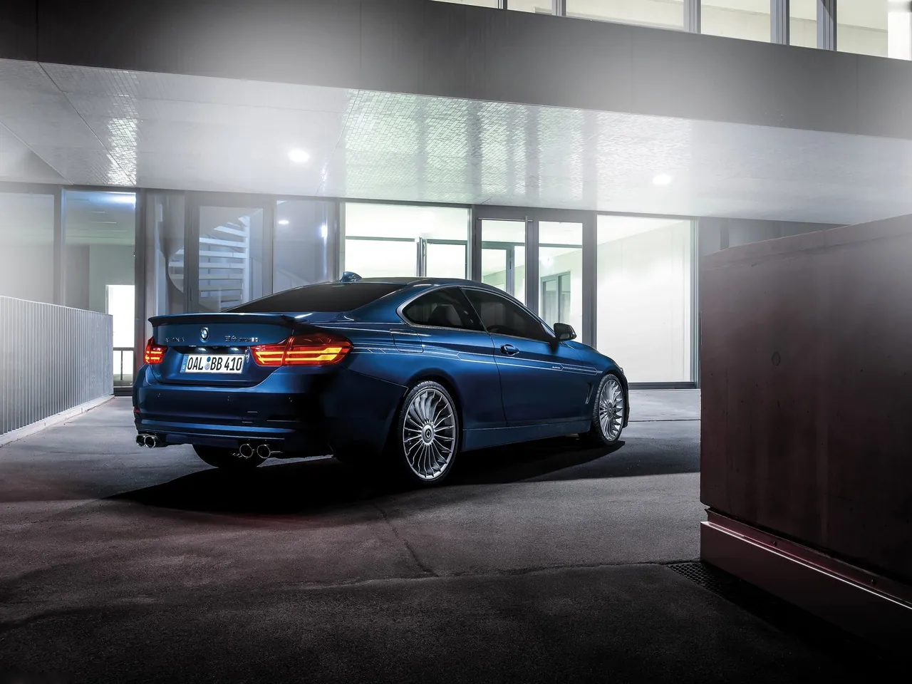 Alpina BMW B4 Bi-Turbo Coupe (2014) – zadní tříčtvrteční pohled