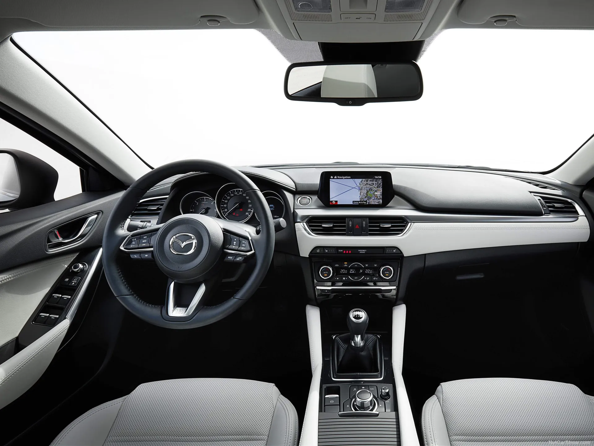 Mazda 6 Sedan (2017) – interiér