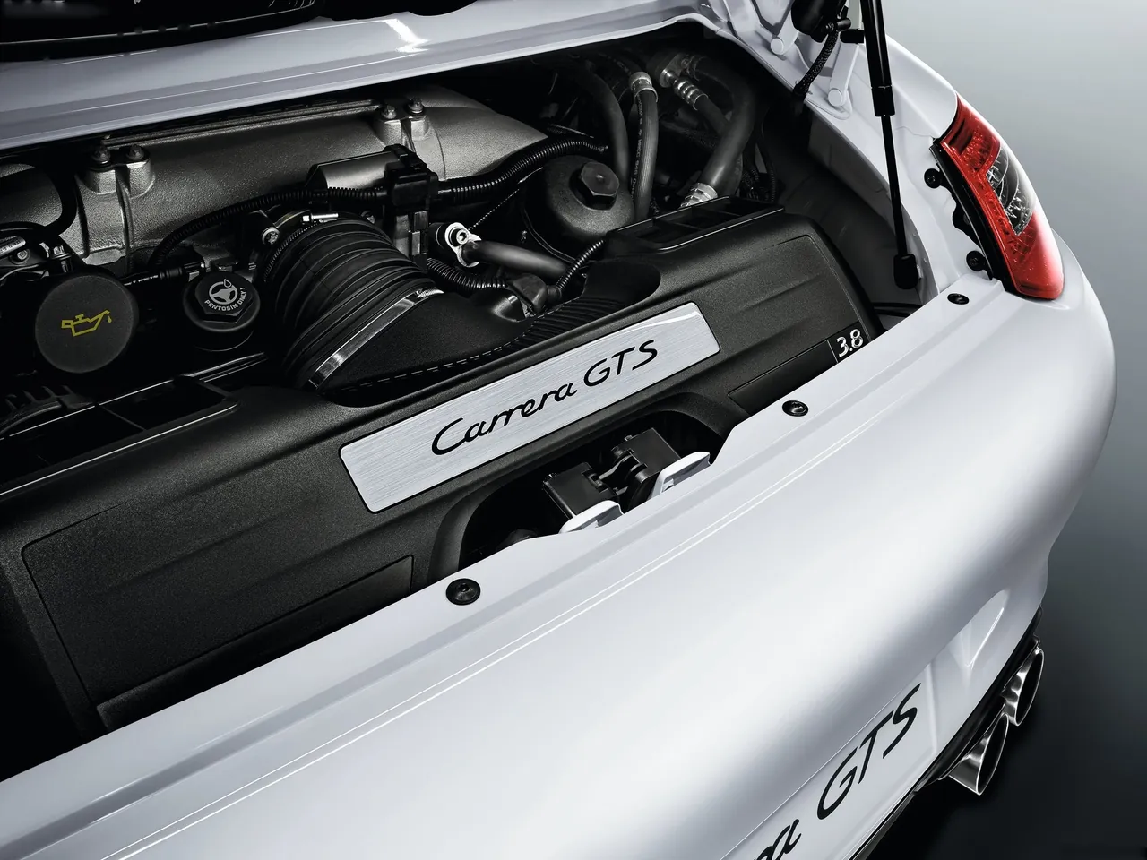 Porsche 911 Carrera GTS (2011) - Engine Bay
