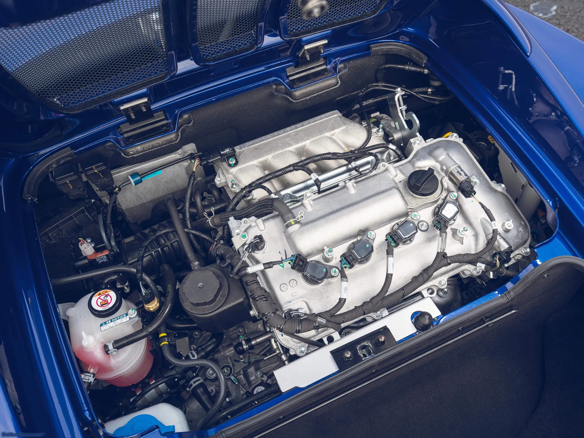 Lotus Elise Sport 240 Final Edition (2021) – motorový prostor