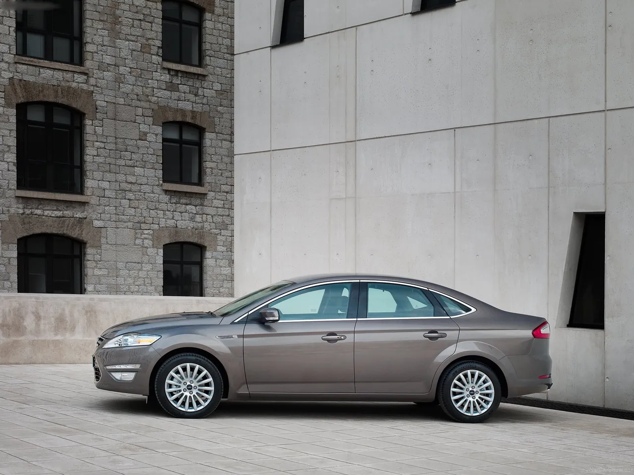 Ford Mondeo 5-door (2011) – boční profil