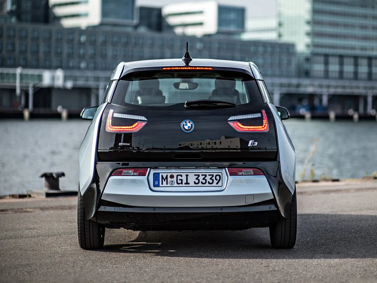BMW i3 (2014) – zezadu
