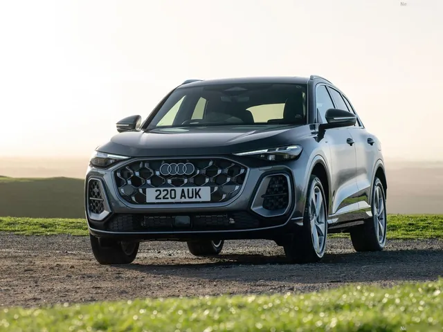 Audi Q5 e-hybrid [UK] (2026)