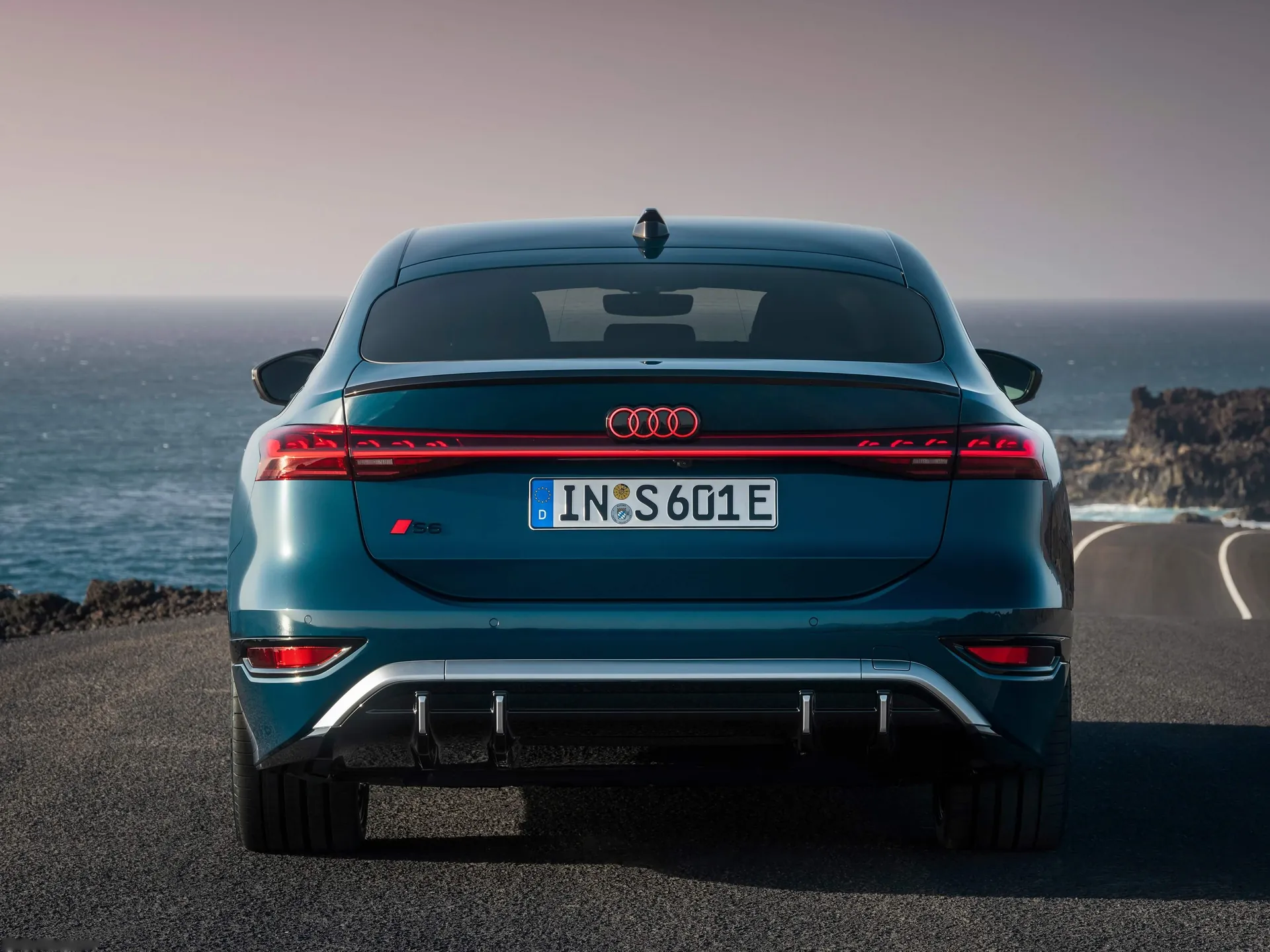 Audi S6 Sportback e-tron (2025) – zezadu