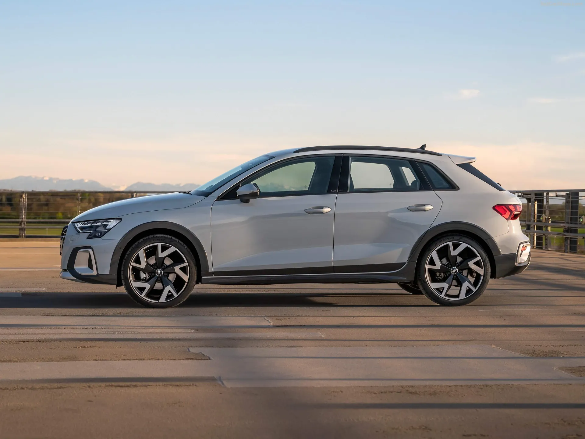 Audi A3 allstreet (2025) – boční profil