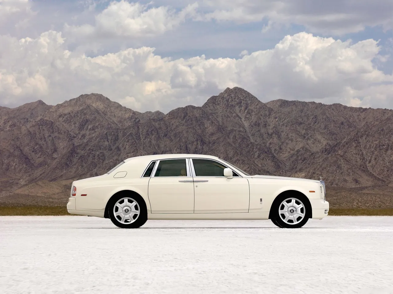Rolls-Royce Phantom (2009) – boční profil