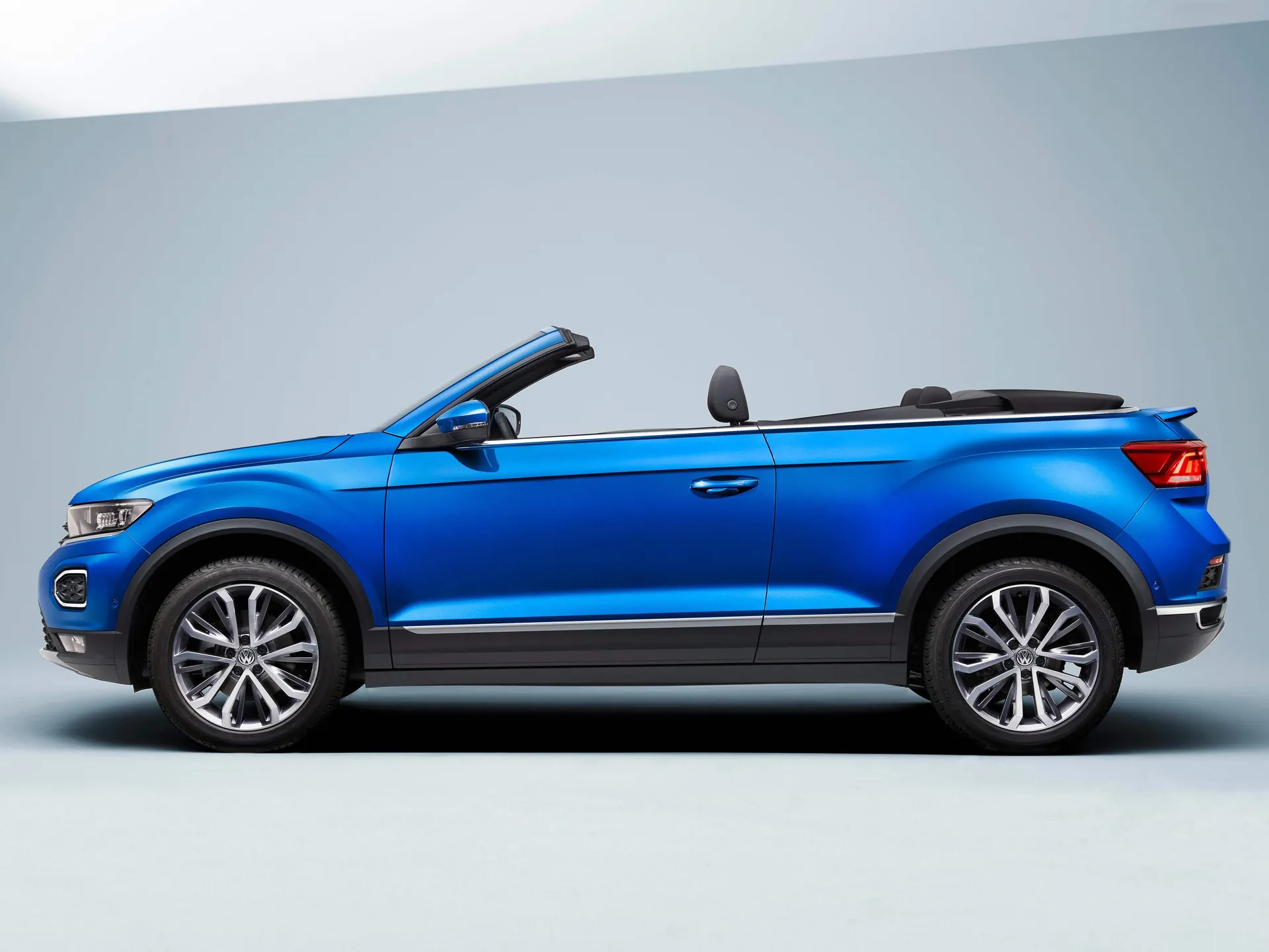 Volkswagen T-Roc Cabriolet (2020) – boční profil
