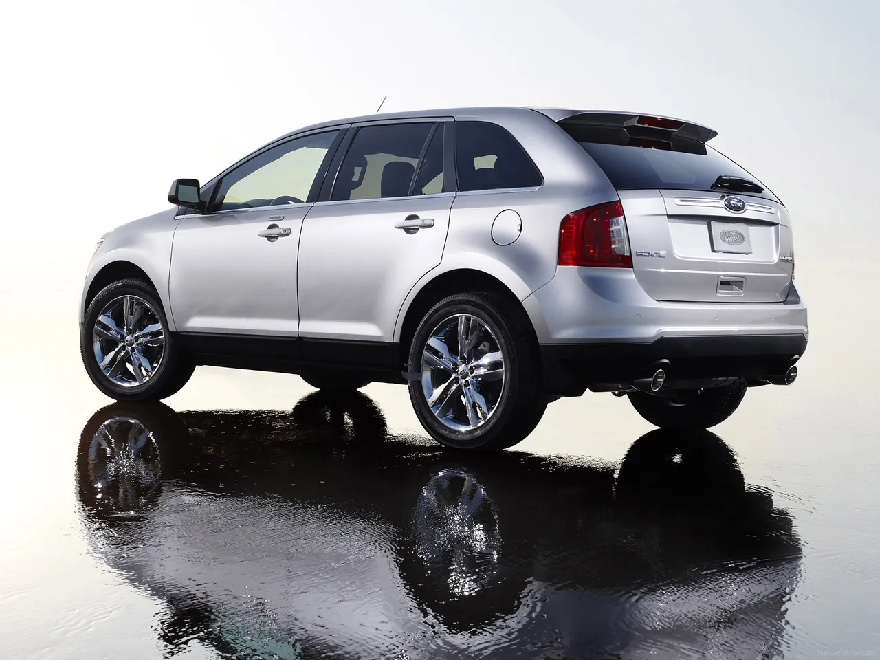 Ford Edge (2011) – zadní tříčtvrteční pohled