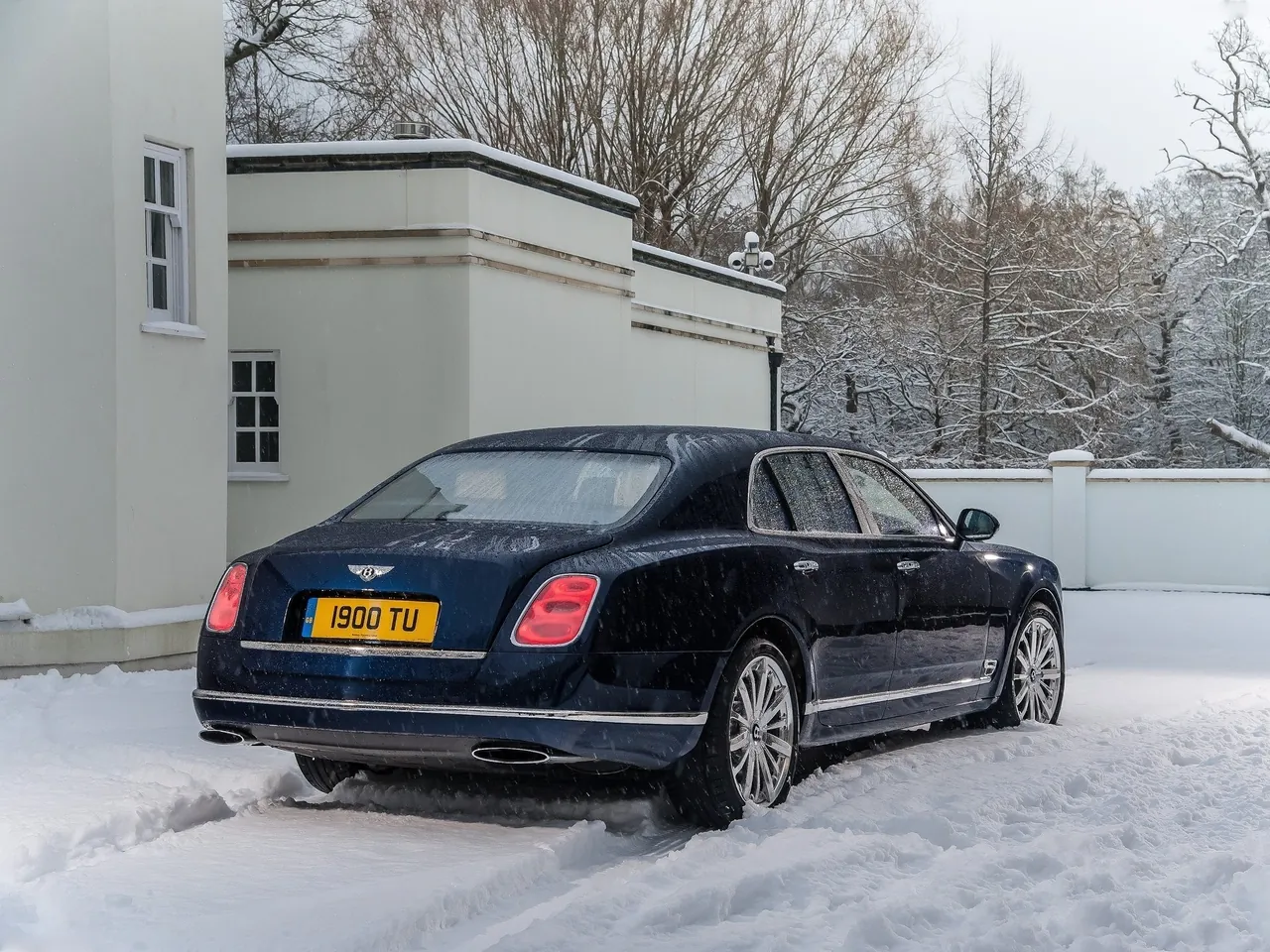 Bentley Mulsanne (2013) – zadní tříčtvrteční pohled