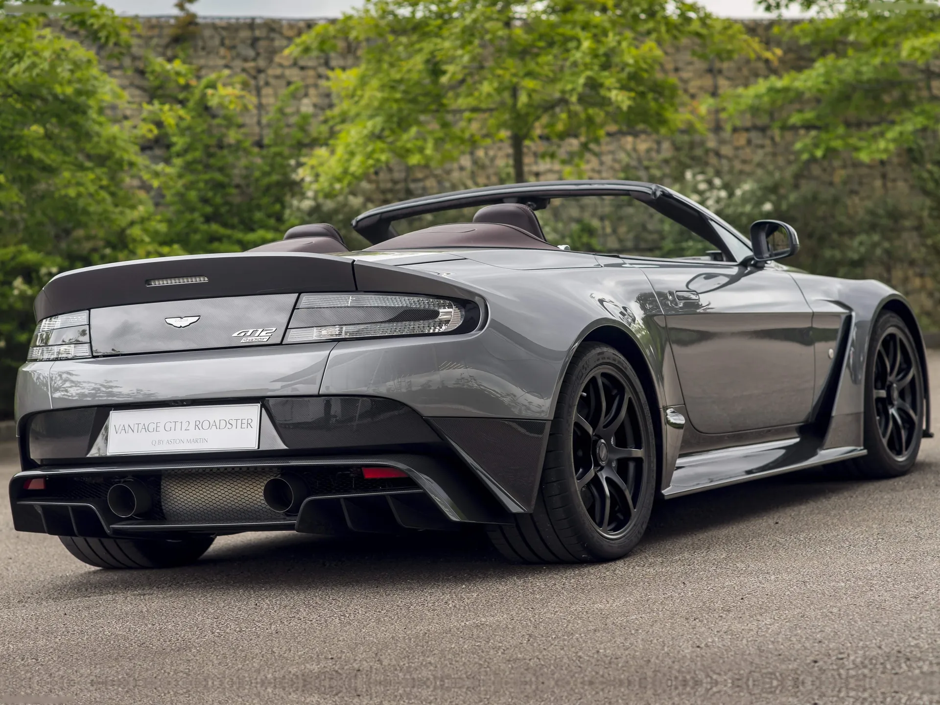 Aston Martin Vantage GT12 Roadster (2016) - Rear Three-Quarter