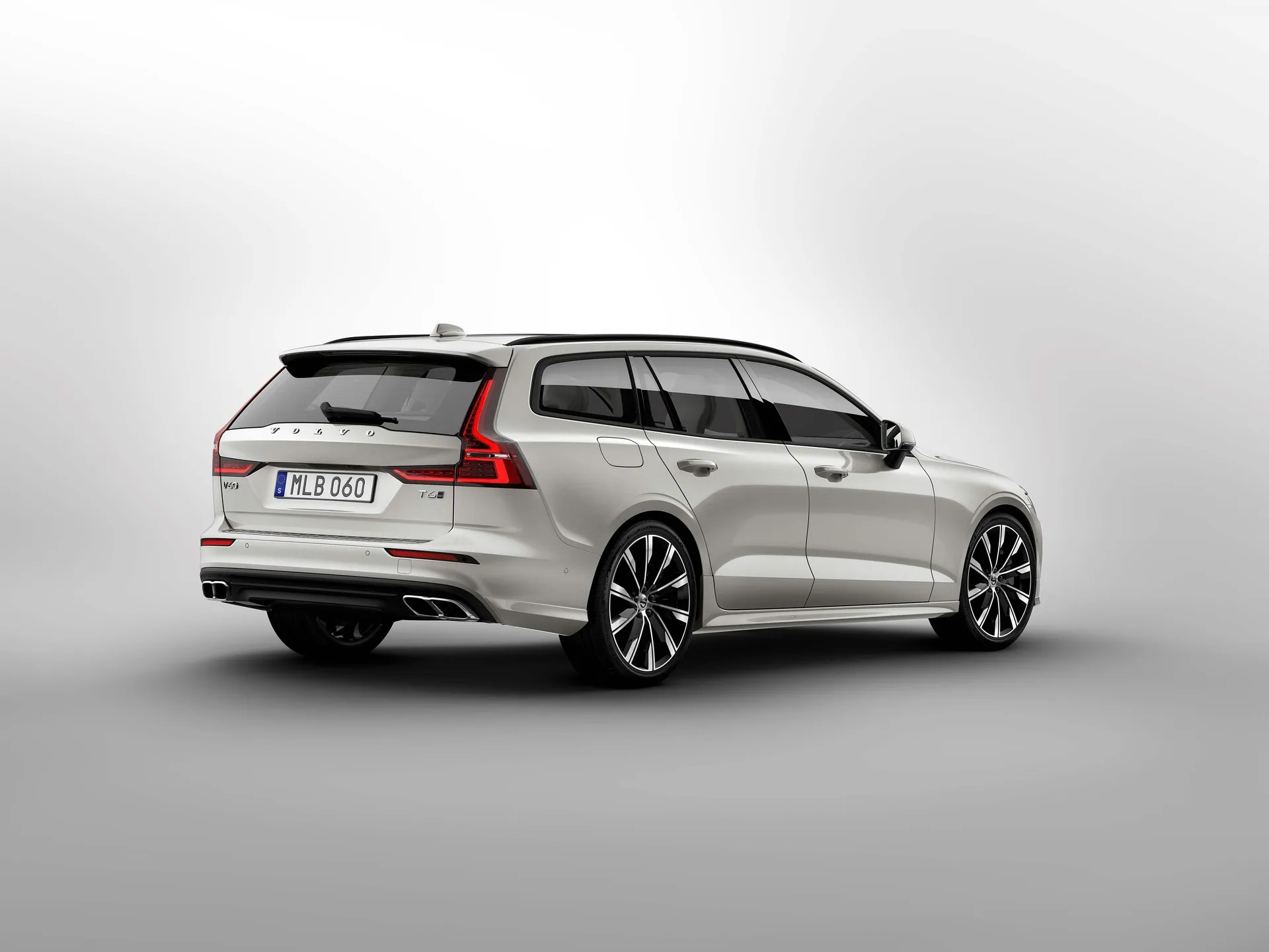 Volvo V60 (2019) – zadní tříčtvrteční pohled