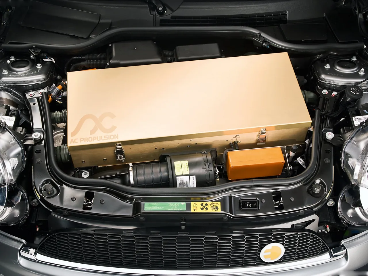Mini E (2010) – motorový prostor