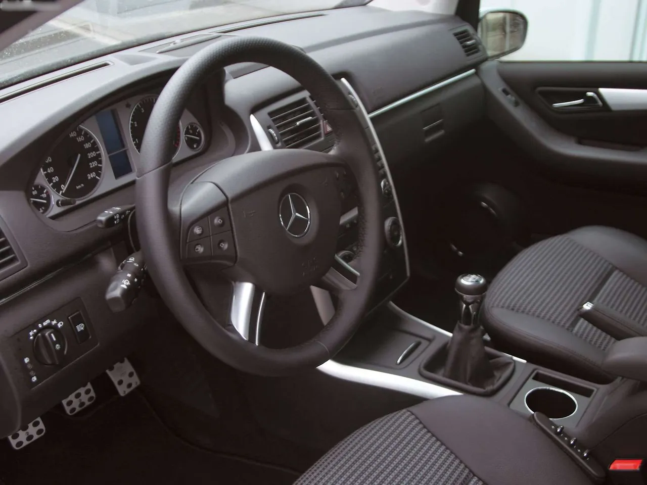Brabus Mercedes-Benz B-Class (2006) – interiér