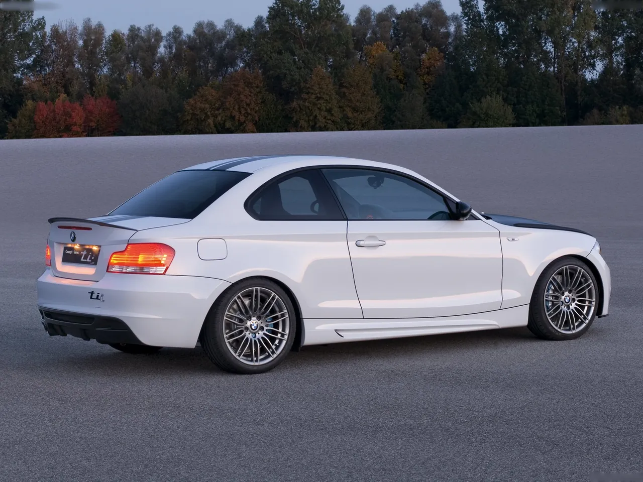 BMW 1-Series tii Concept (2007) – zadní tříčtvrteční pohled