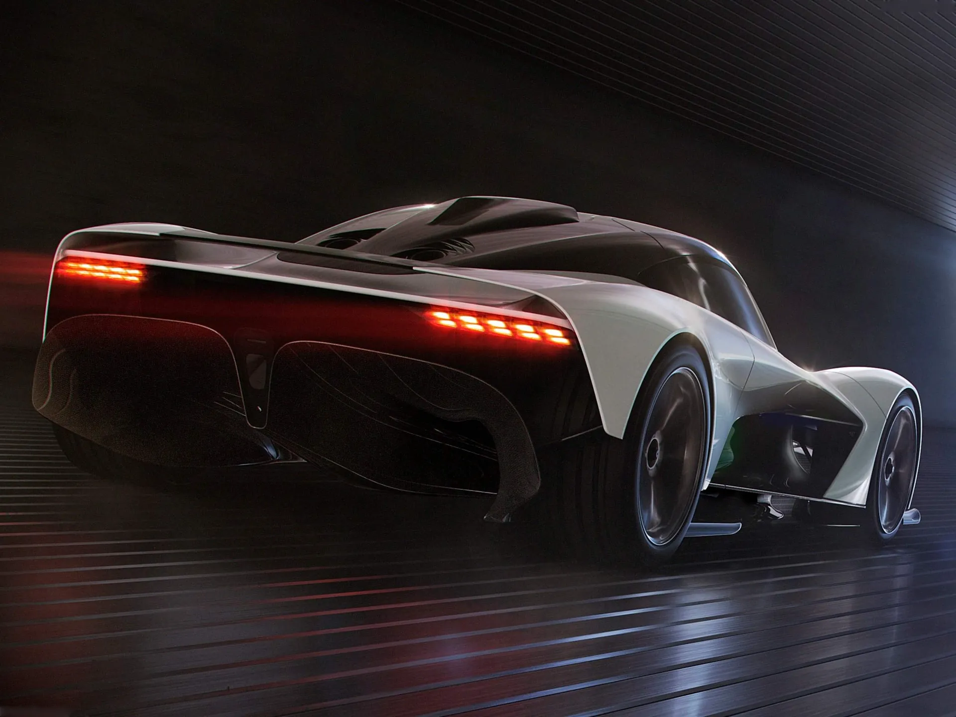Aston Martin AM-RB 003 Concept (2019) – zadní tříčtvrteční pohled