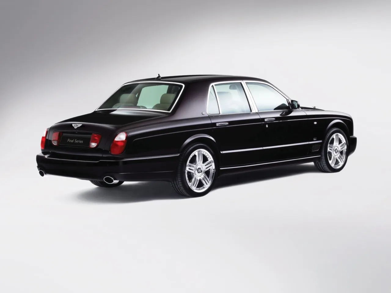 Bentley Arnage Final Series (2009) – zadní tříčtvrteční pohled