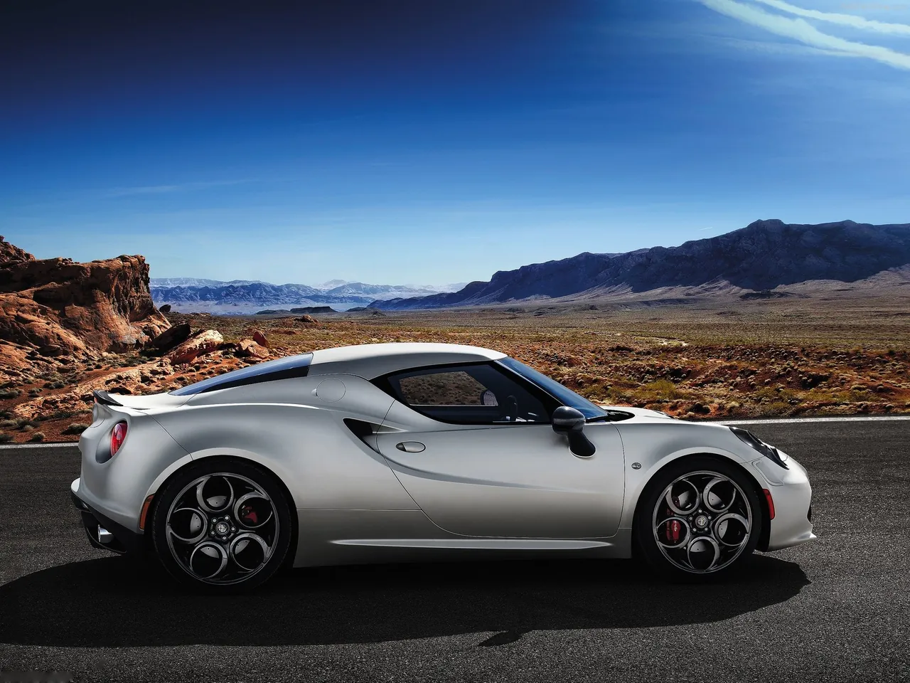 Alfa Romeo 4C (2014) - Side Profile