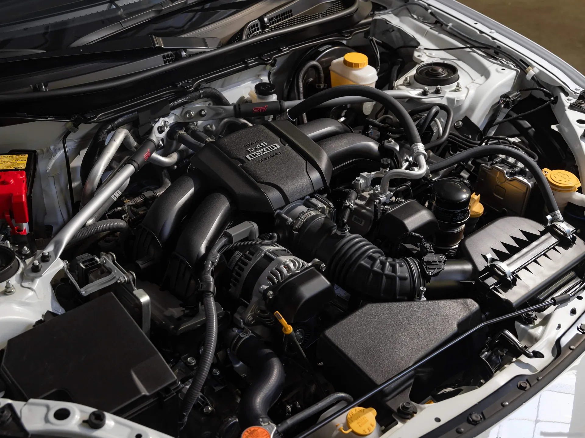 Subaru BRZ ZC15 (2027) – motorový prostor