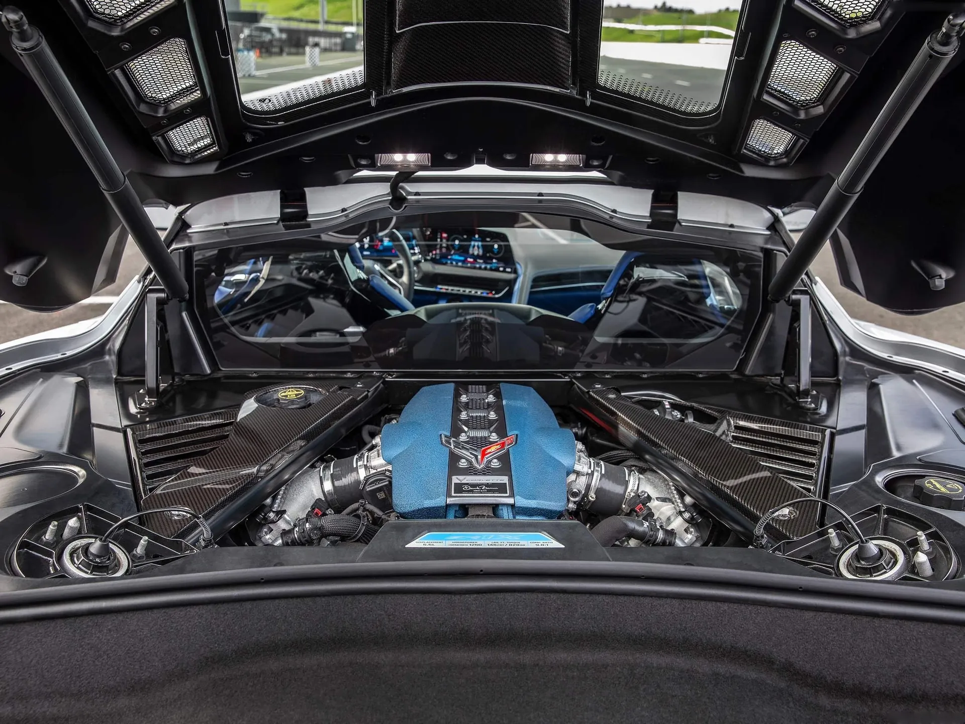 Chevrolet Corvette ZR1X (2026) – motorový prostor