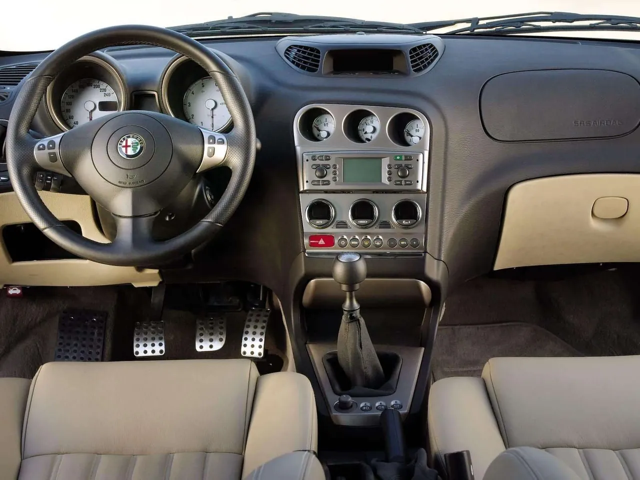 Alfa Romeo 156 Crosswagon Q4 (2004) – interiér