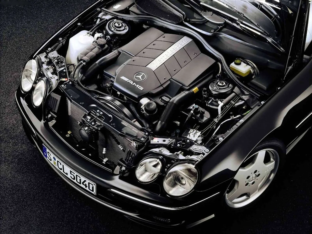 Mercedes-Benz CL55 AMG (2000) - Engine Bay