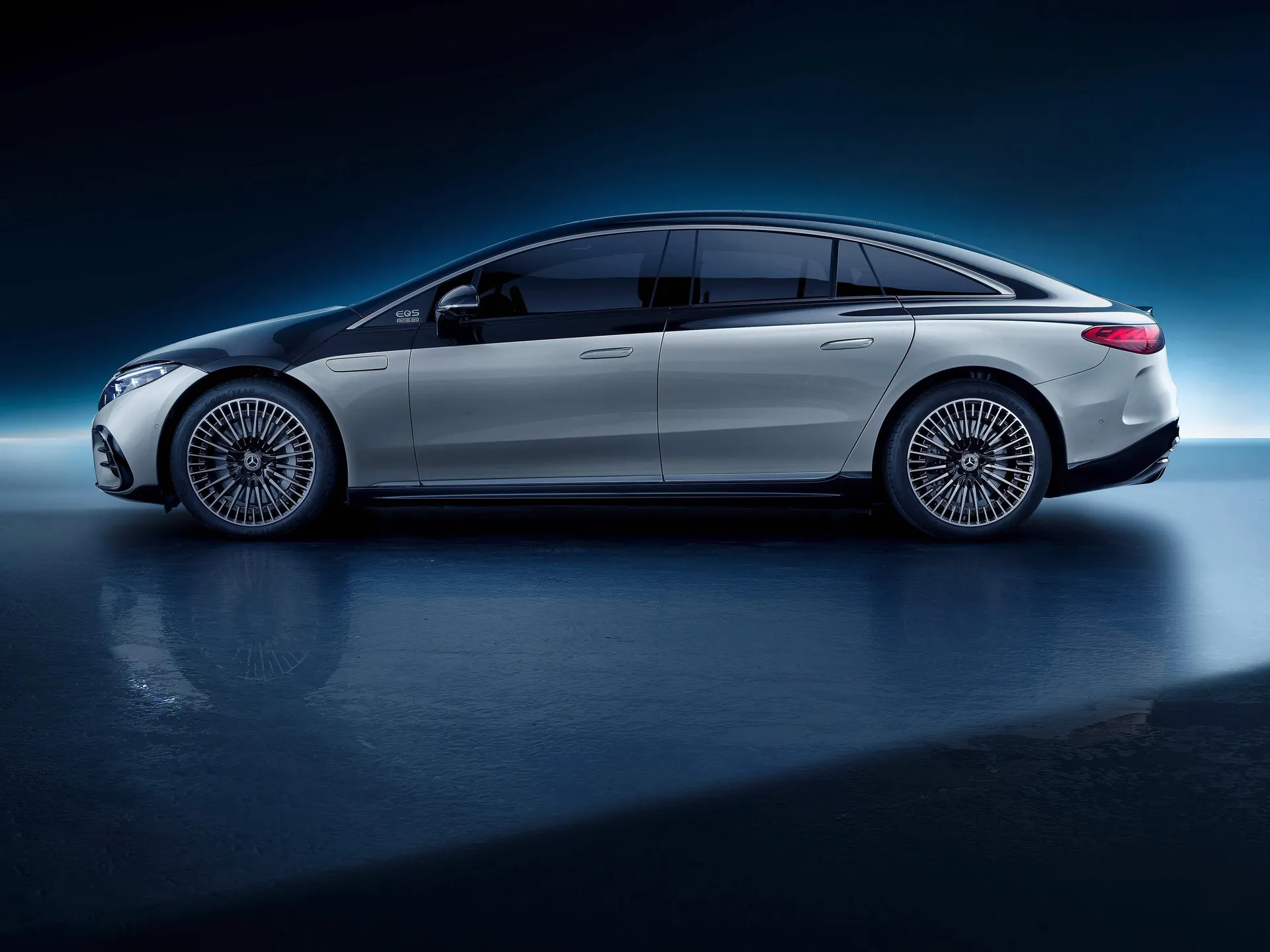 Mercedes-Benz EQS (2022) – boční profil