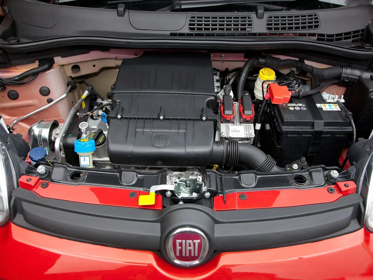 Fiat Panda [UK] (2013) – motorový prostor