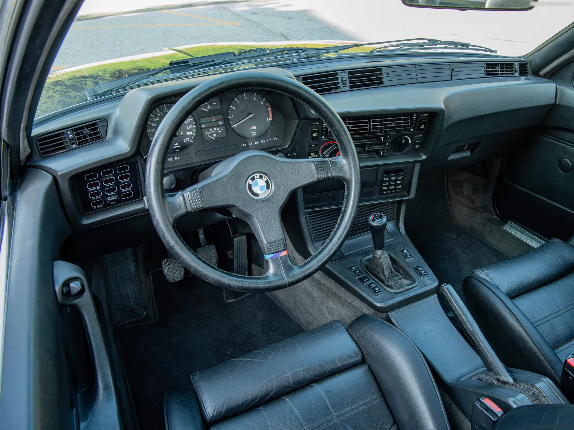 BMW M 635 CSi (1986) – interiér