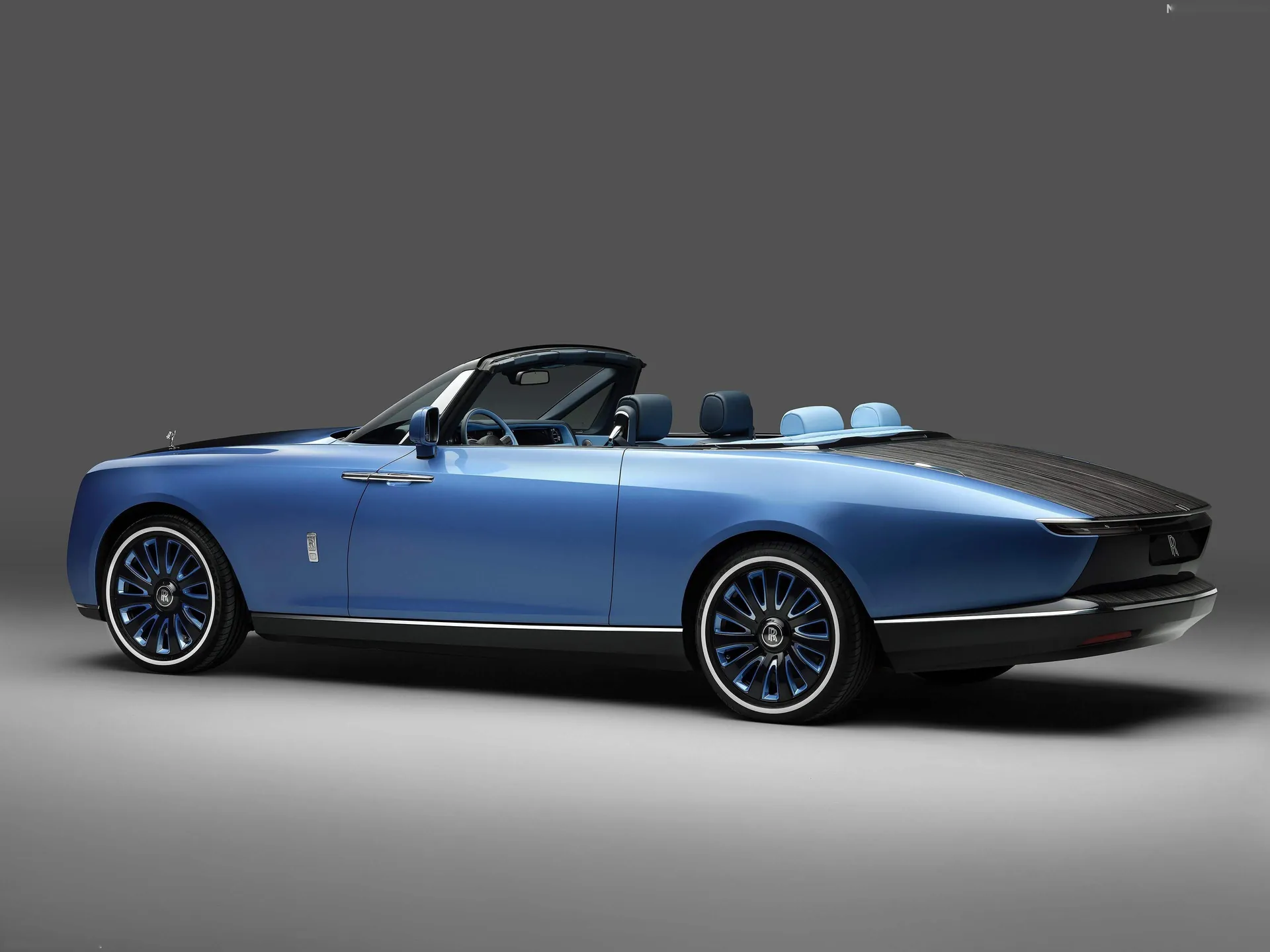 Rolls-Royce Boat Tail (2021) – zadní tříčtvrteční pohled