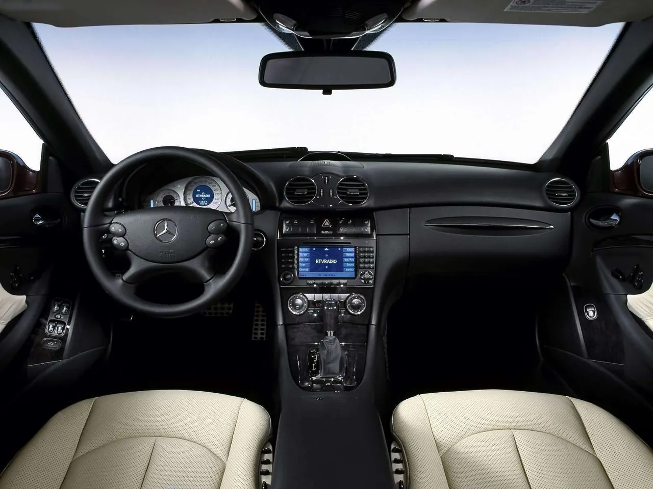 Mercedes-Benz CLK320 CDI Cabriolet Avantgarde (2005) – interiér