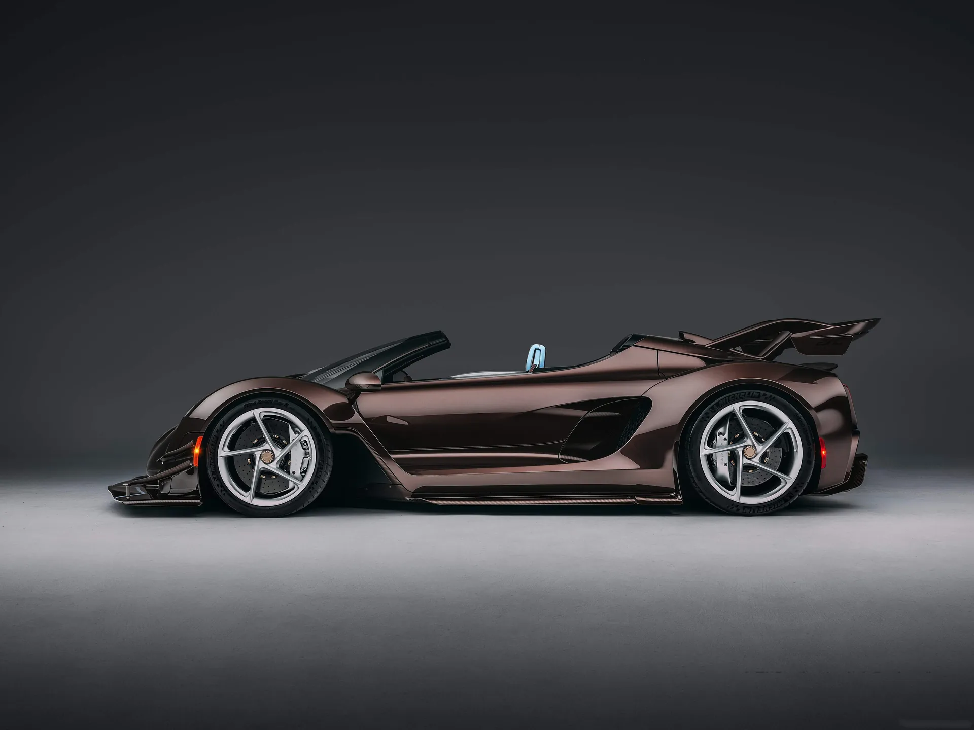 Czinger 21C Spyder (2027) – boční profil
