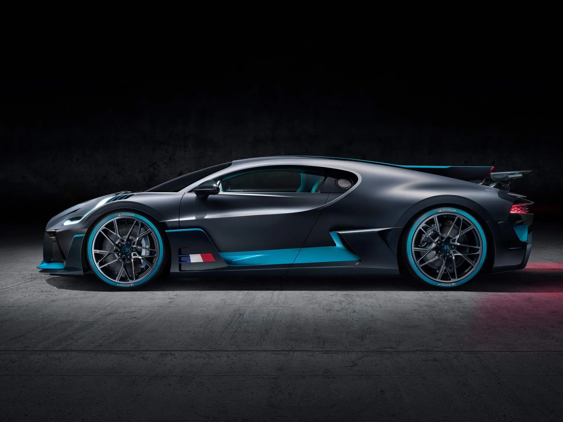 Bugatti Divo (2019) – boční profil