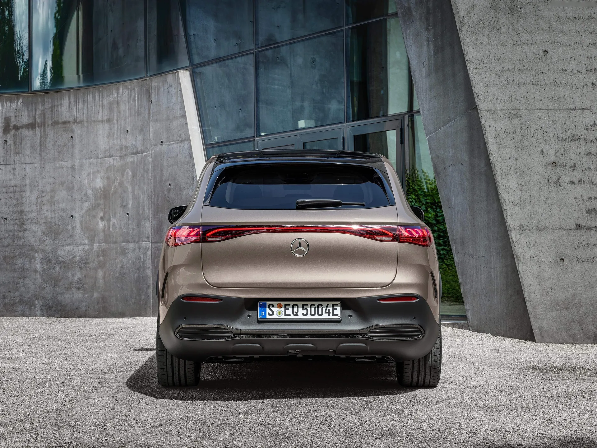 Mercedes-Benz EQE SUV (2024) - Rear