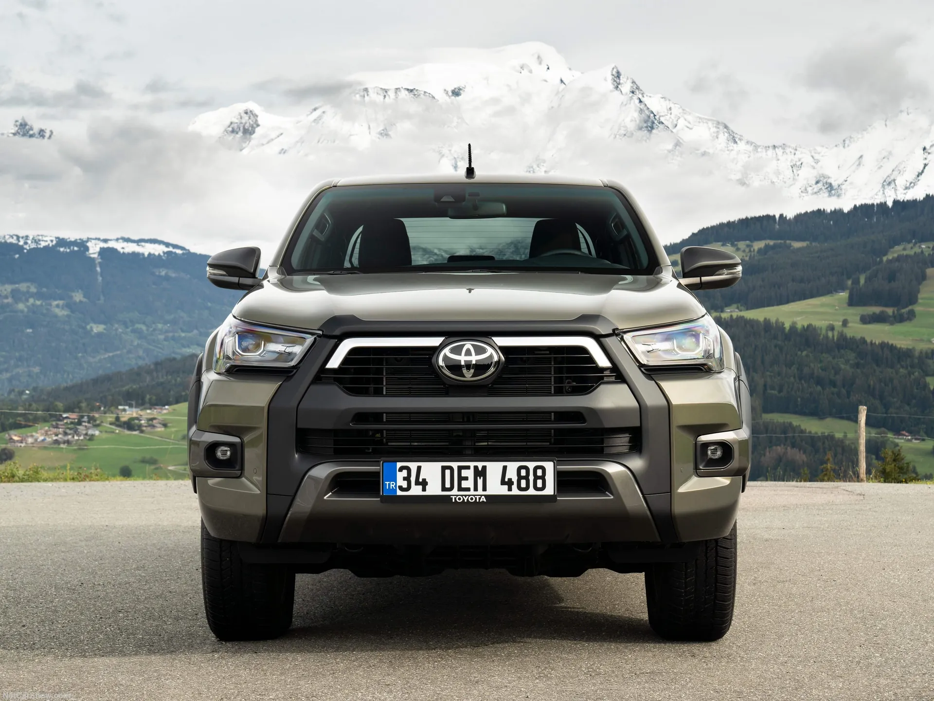 Toyota Hilux (2021) – zepředu