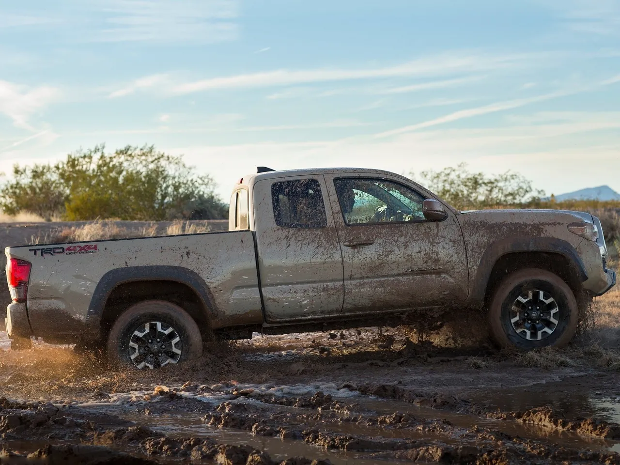 Toyota Tacoma TRD Off-Road (2016) – boční profil