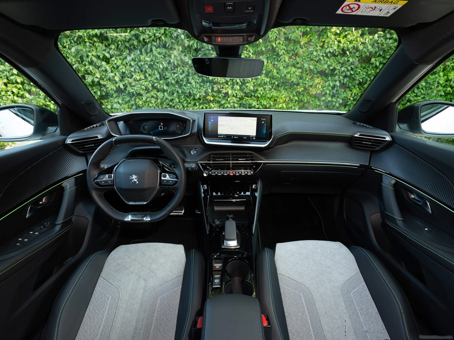 Peugeot e-2008 (2020) – interiér