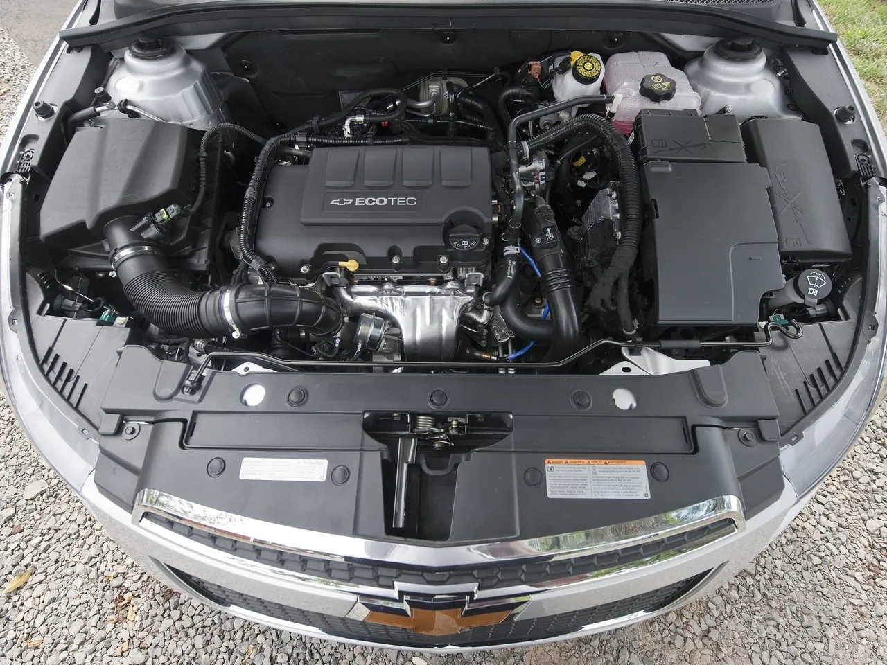 Chevrolet Cruze (2011) – motorový prostor