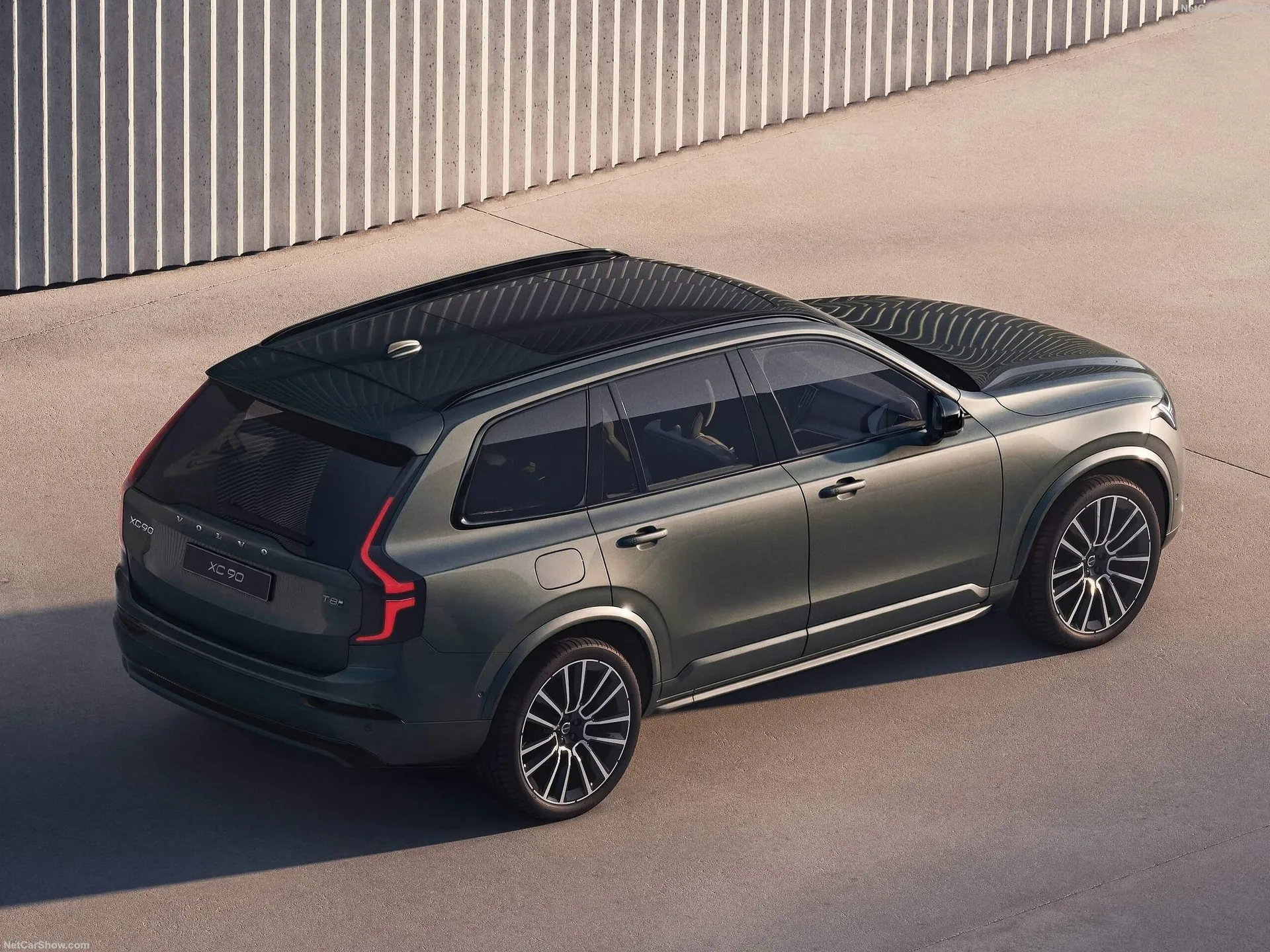 Volvo XC90 (2027) – zadní tříčtvrteční pohled