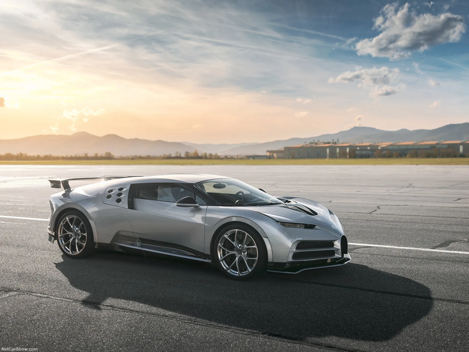 Bugatti Centodieci (2020)