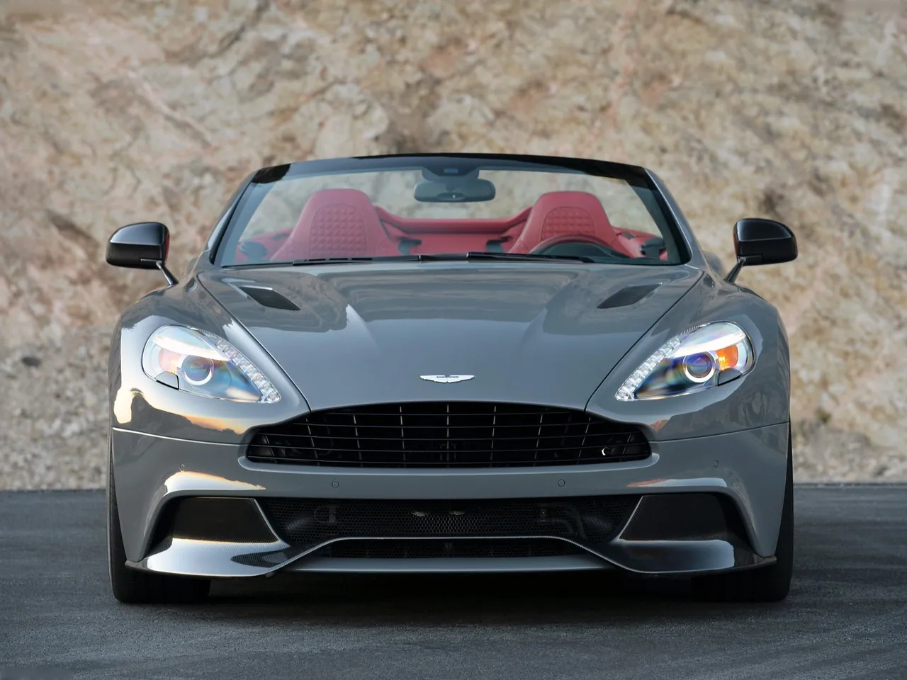 Aston Martin Vanquish Volante (2015) - Front