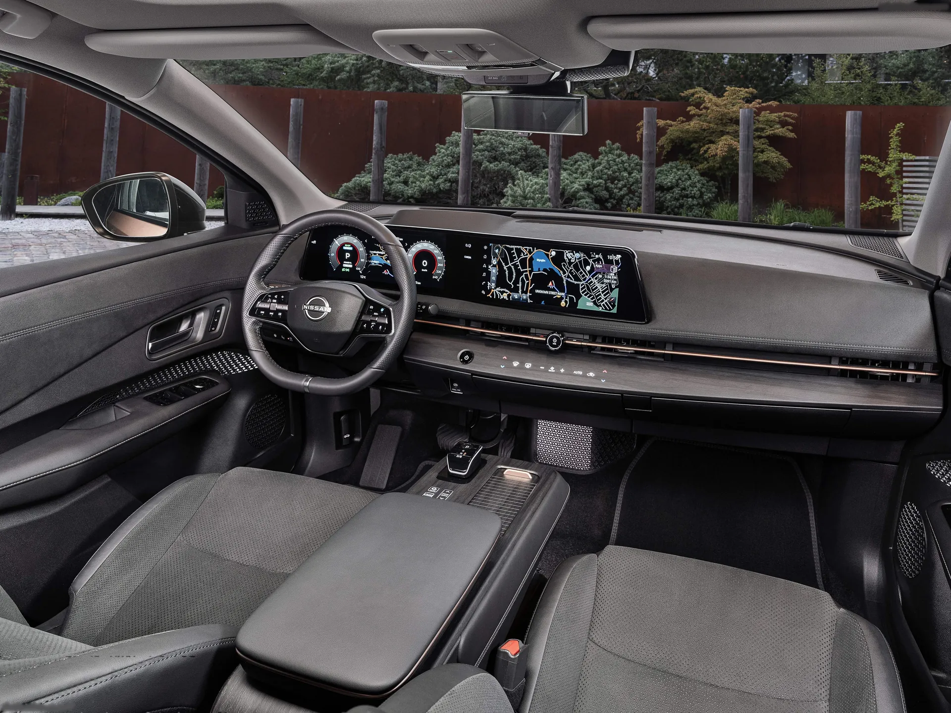 Nissan Ariya [EU] (2023) – interiér