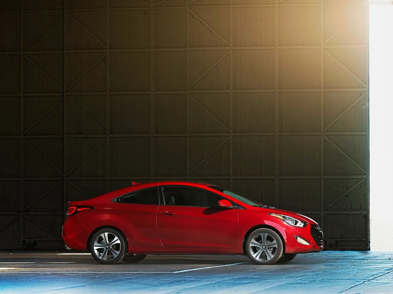 Hyundai Elantra Coupe (2014) – boční profil