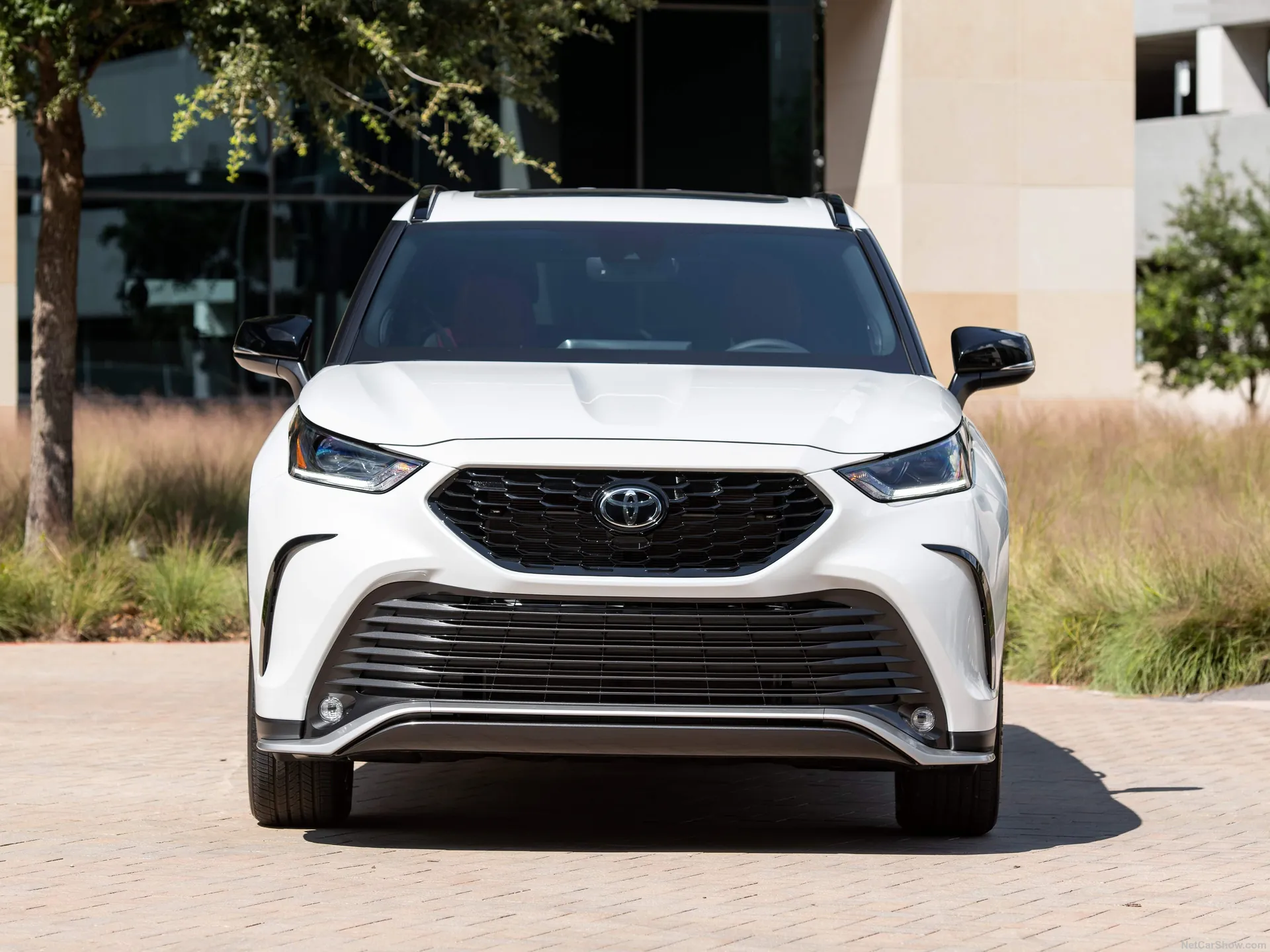 Toyota Highlander XSE (2021) - Front