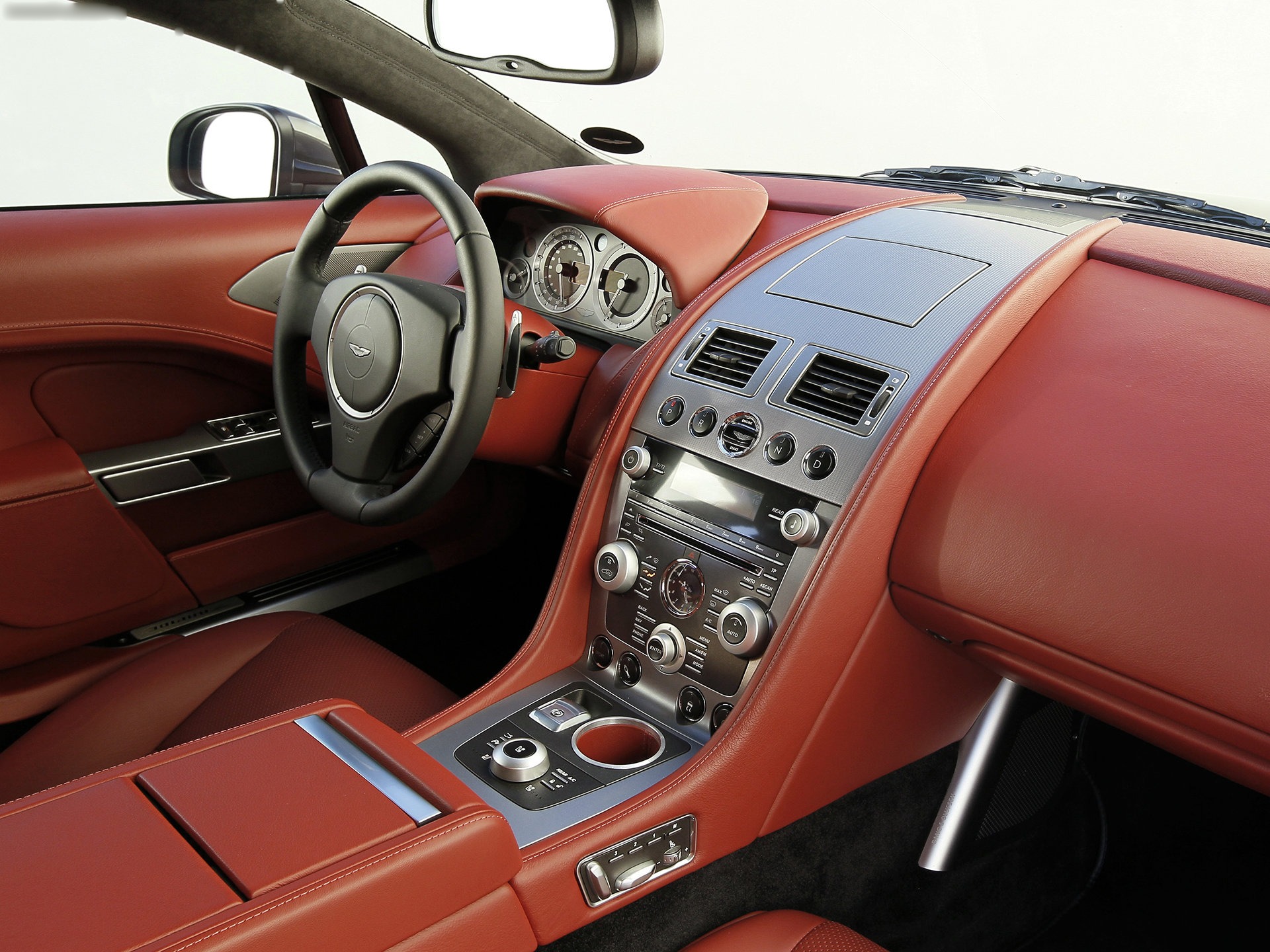 Aston Martin Rapide (2010) – interiér