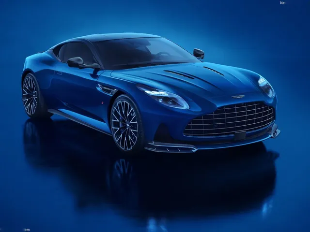 Aston Martin DB12 S (2026)