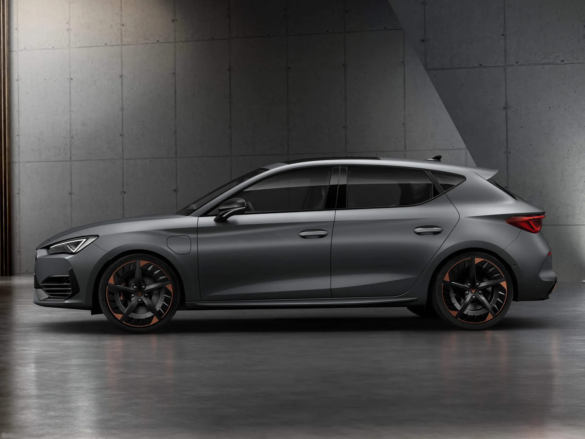 Cupra Leon (2021) – boční profil