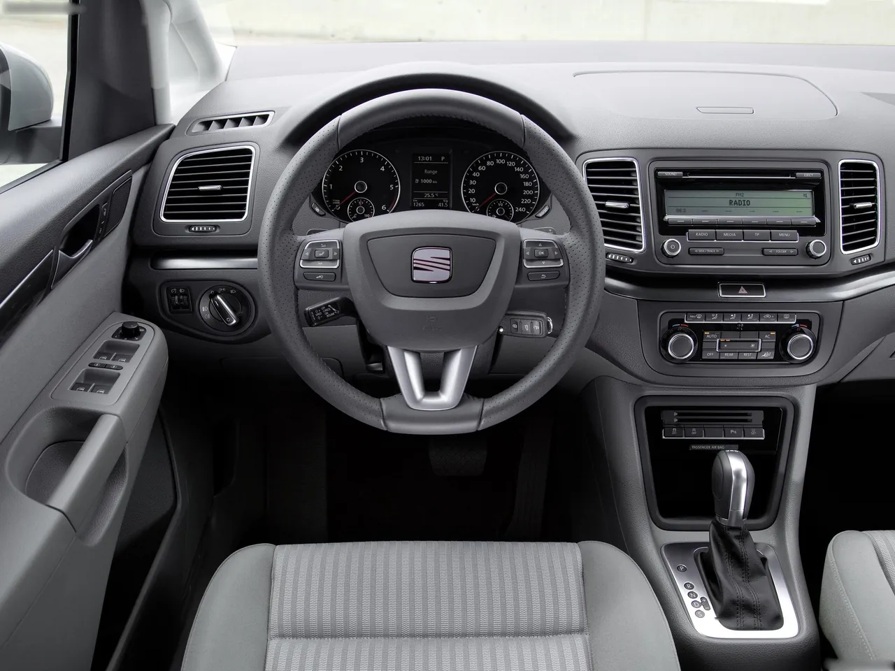 Seat Alhambra (2011) – interiér